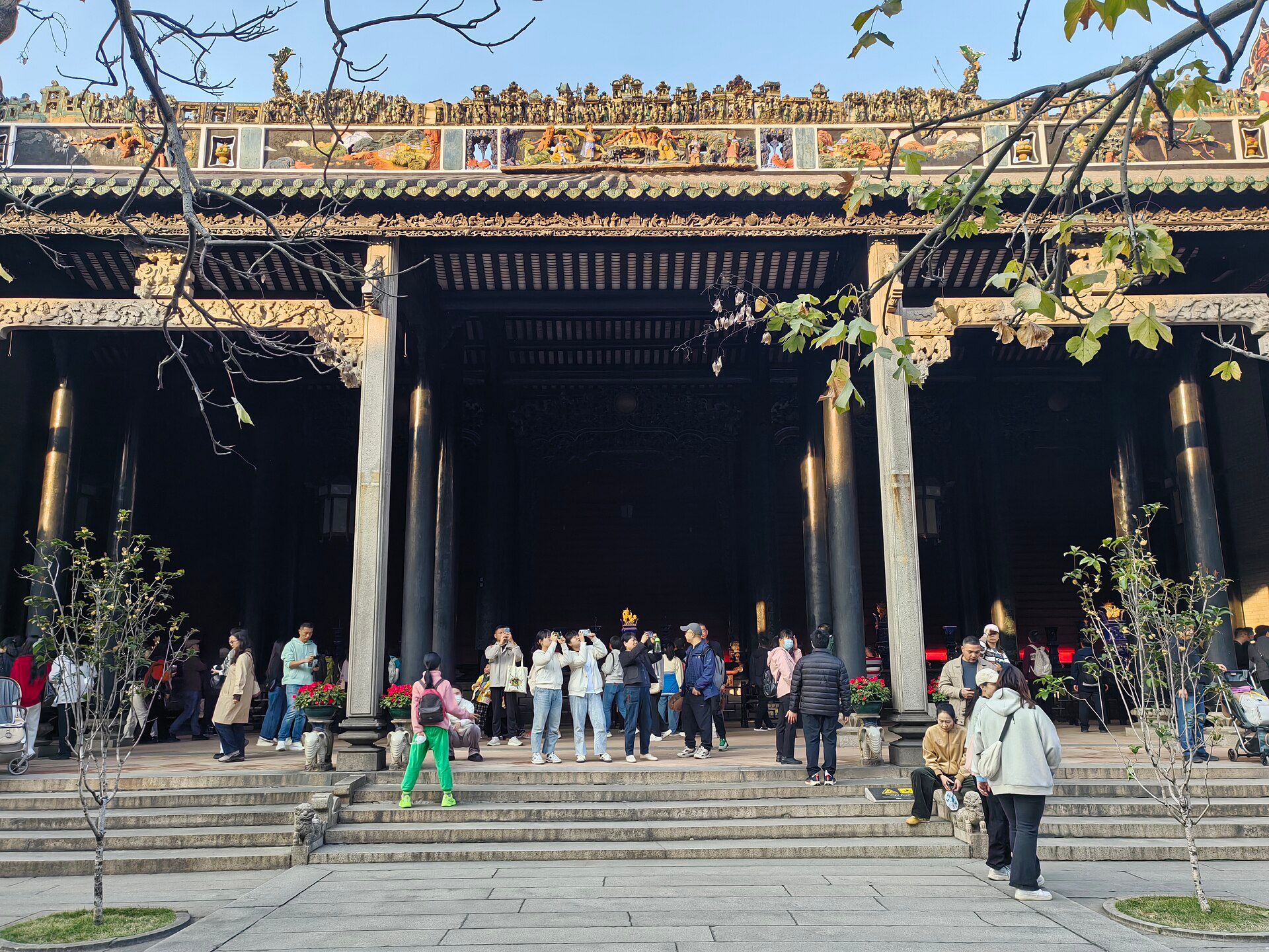Main hall of the Chen Clan Ancestral Hall with roof-ridge sculptures
