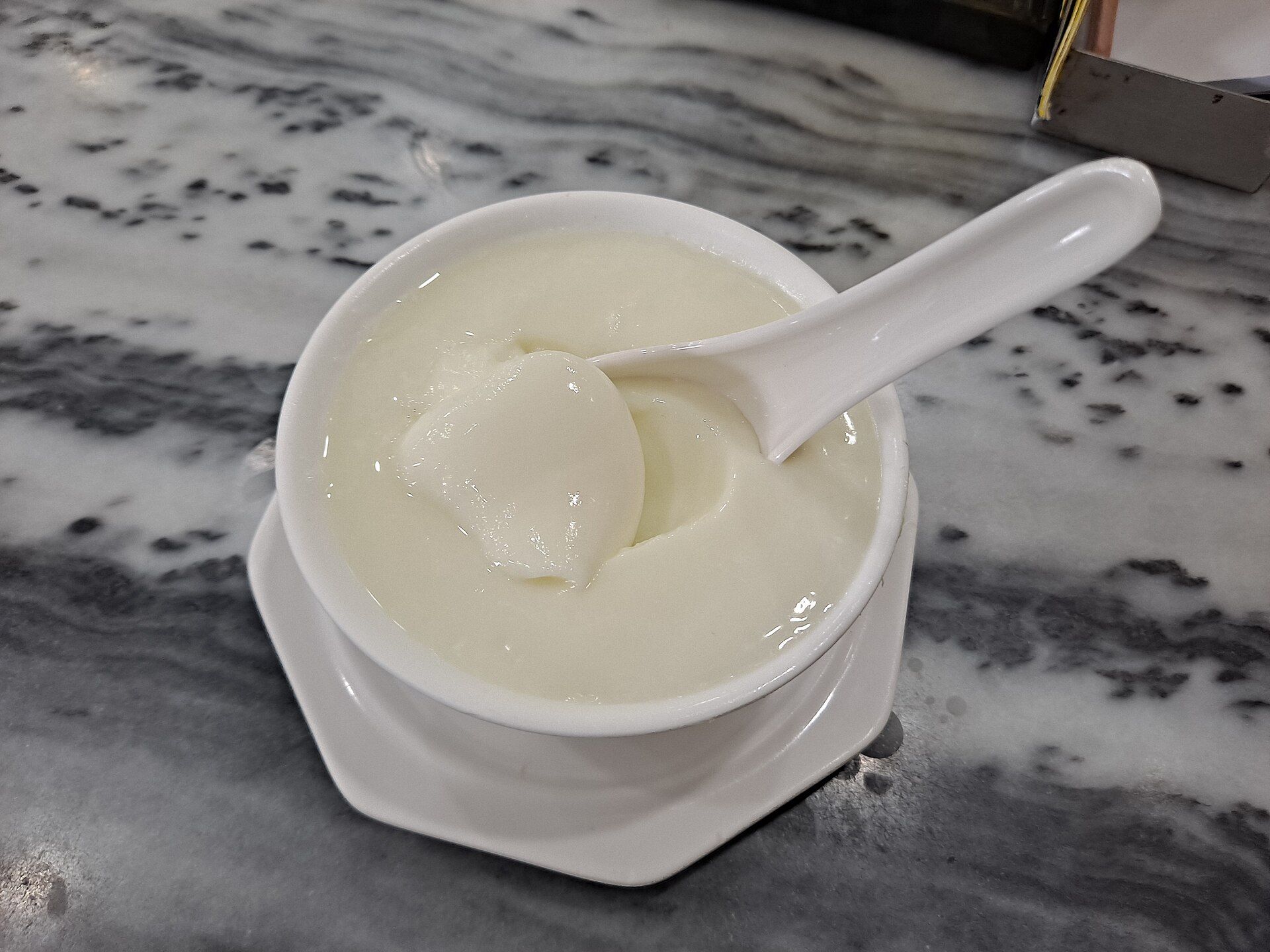 Double-skin milk pudding (shuangpinai)