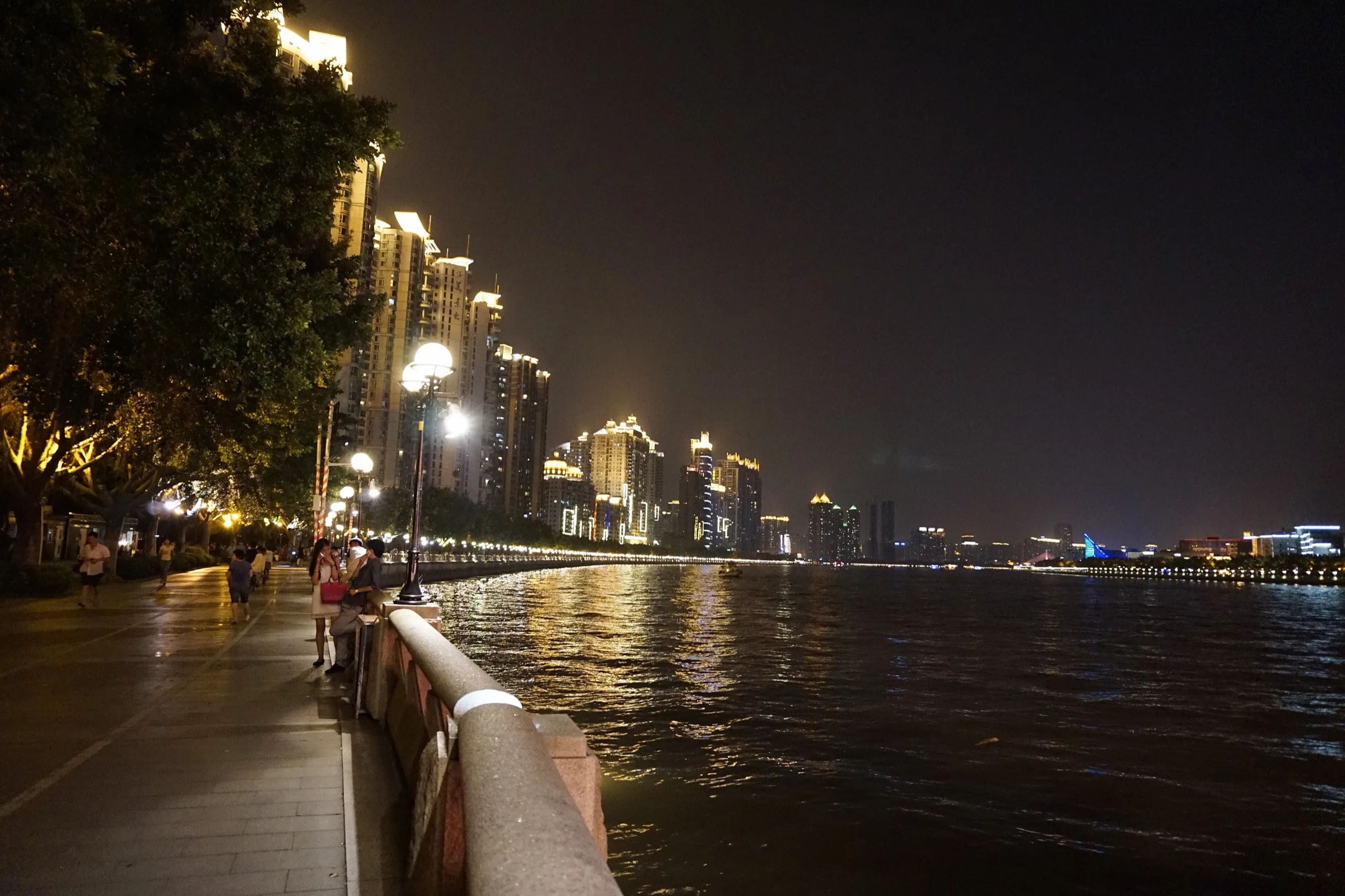 Riverside promenade on the Pearl River at night